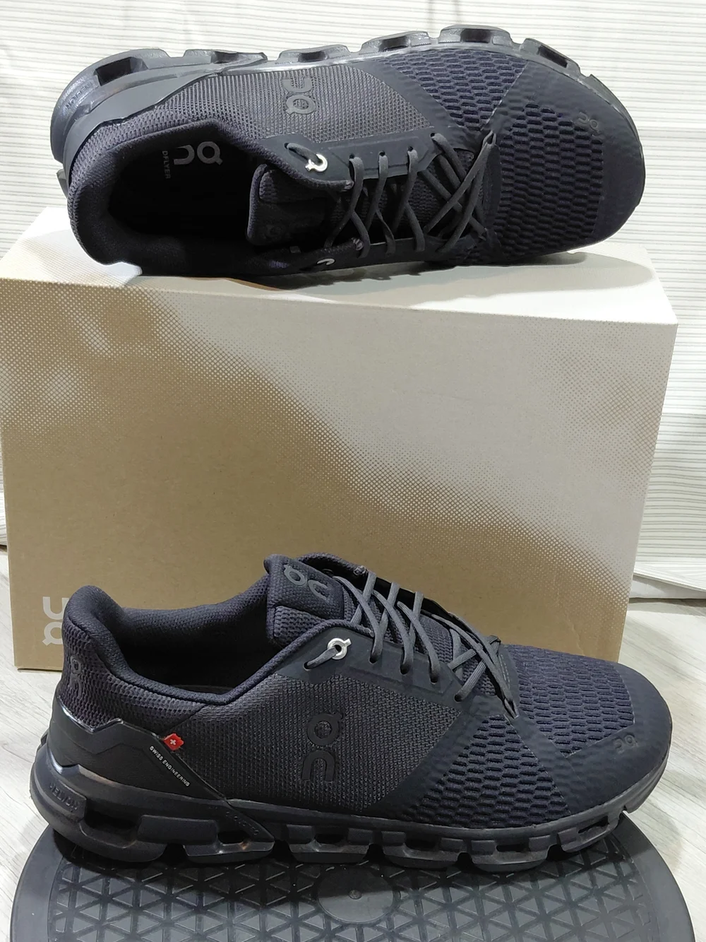 NWT On Mens Cloudflyer Triple Black Running Shoes SIZE MENS 11